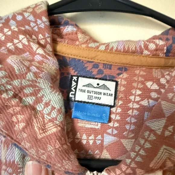 KAVU Women's Saratoga Jacket, made from 100% organic cotton woven jacquard - Picture 2 of 4